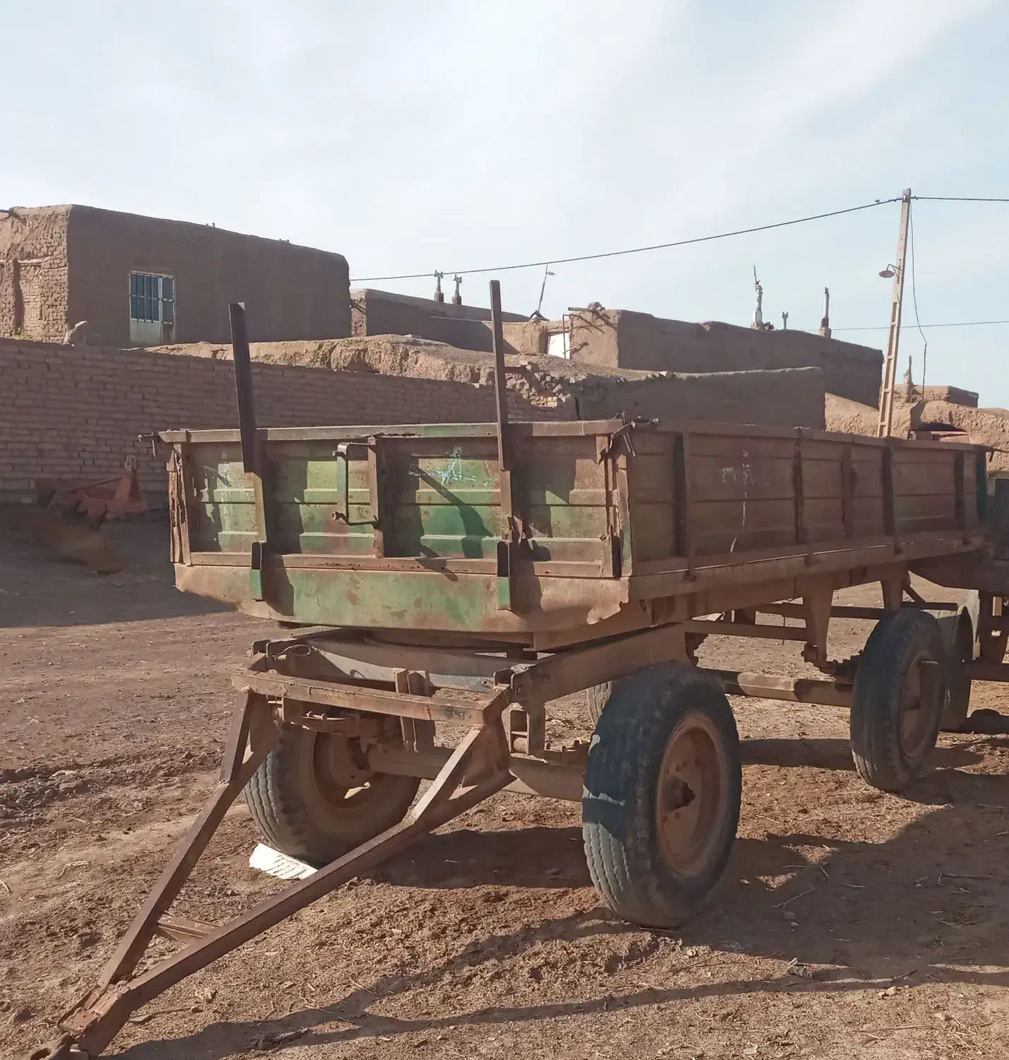 تریلی چهار چرخ|ماشین‌آلات صنعتی|طاغنکوه, |دیوار