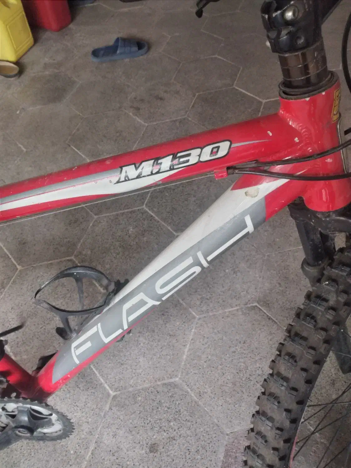 دوچرخه ۲۶فلش با لاستیک جلو نو ویک لاستیک دیگه|دوچرخه، اسکیت، اسکوتر|قم, امامزاده ابراهیم|دیوار