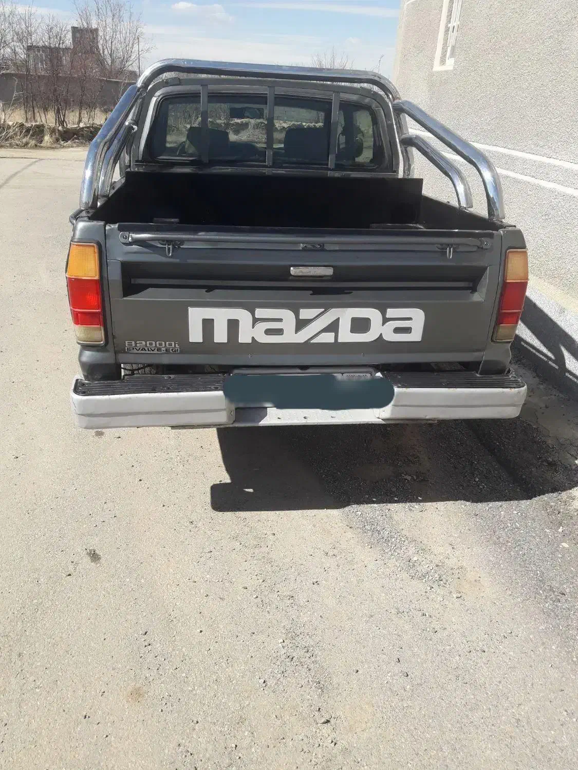 مزدا دوکابین ۸۳ انژکتور ۲۰۰۰ در حد خیلی تمیز|خودرو سواری و وانت|همدان, |دیوار