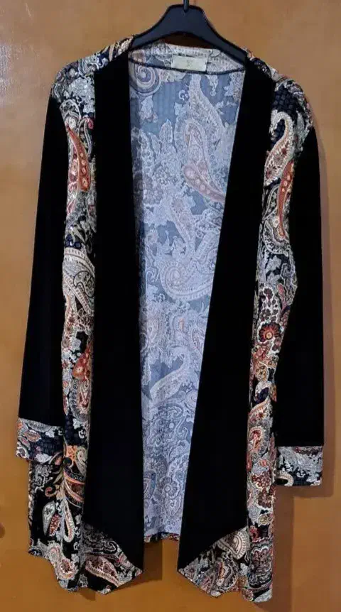 تعدادی شرمیز زیبا|لباس|دورود, |دیوار