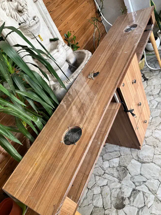 میز ناخن دونفره با فن ناخنکاری|آرایشگاه و سالنهای زیبایی|رشت, منظریه|دیوار