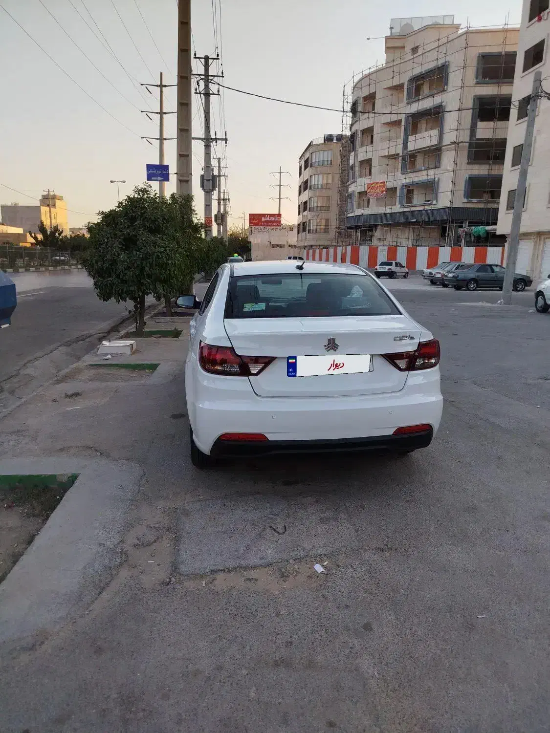 شاهین ۱۴۰۳ کارمندی|خودرو سواری و وانت|شیراز, گل سرخ|دیوار