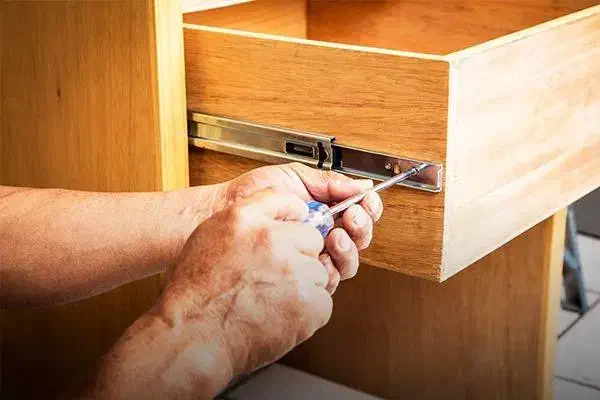 خدمات نصب و تعمیر کابینت نورالهی|خدمات پیشه و مهارت|ساوه, |دیوار