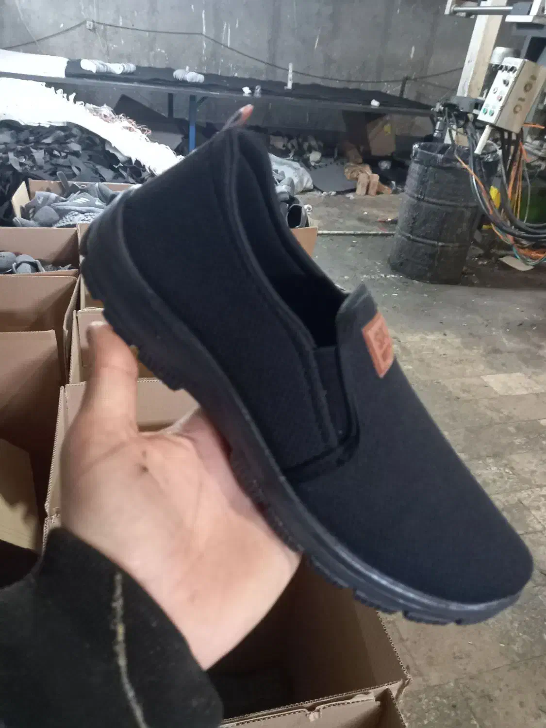 کتونی عمده|کیف، کفش، کمربند|لاهیجان, لیالستان|دیوار