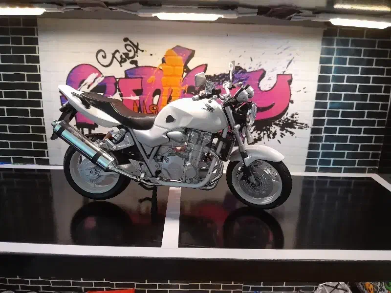 ماکت cb1300برفی|کلکسیون و سرگرمی|اردبیل, |دیوار