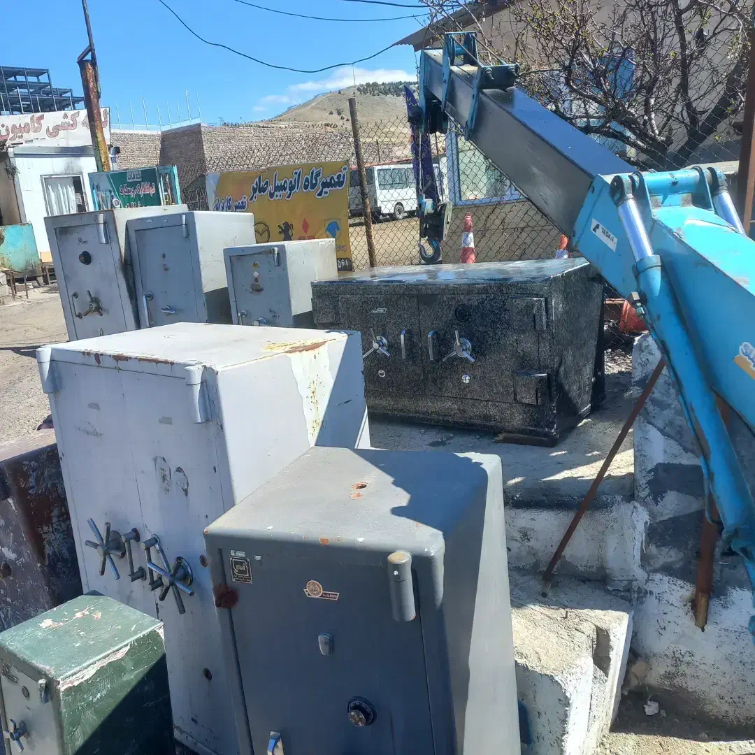 خدمات جرثقیل نیسان ۲ تن و خاور در میدان بسیج|خدمات حمل و نقل|تبریز, |دیوار