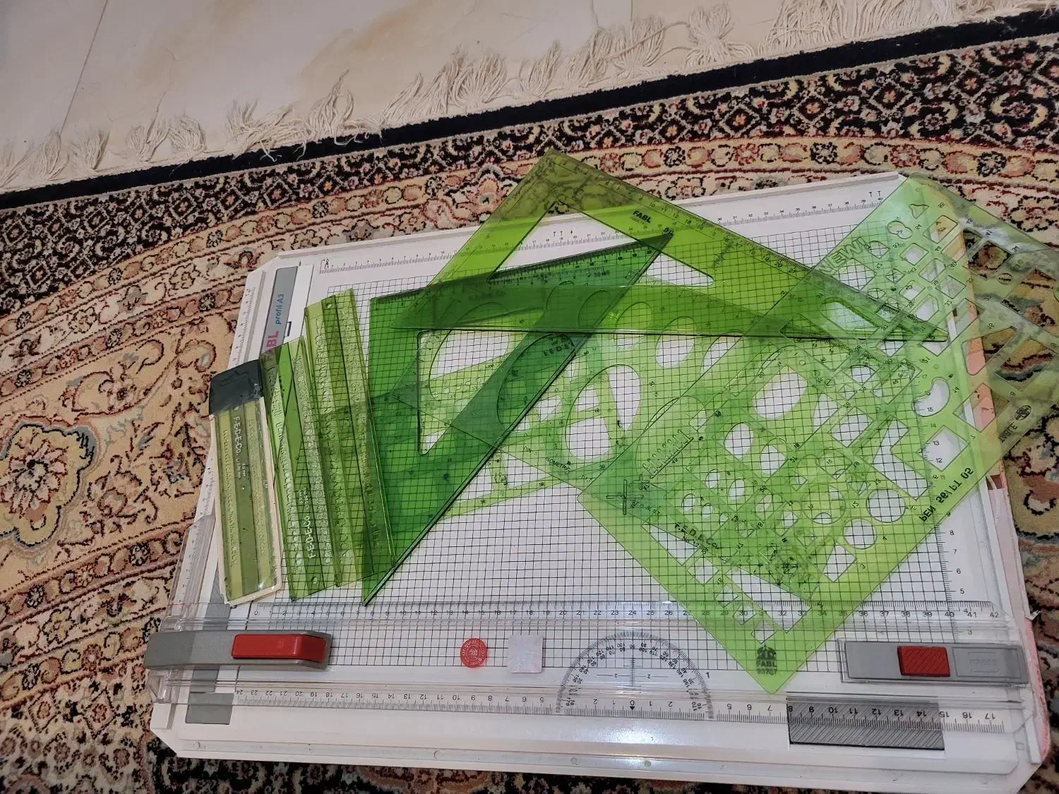 کیف بزرگ ۵۰×۷۰ و وسایل نقشه کشی معماری|لوازم التحریر|اهواز, باغ شیخ|دیوار