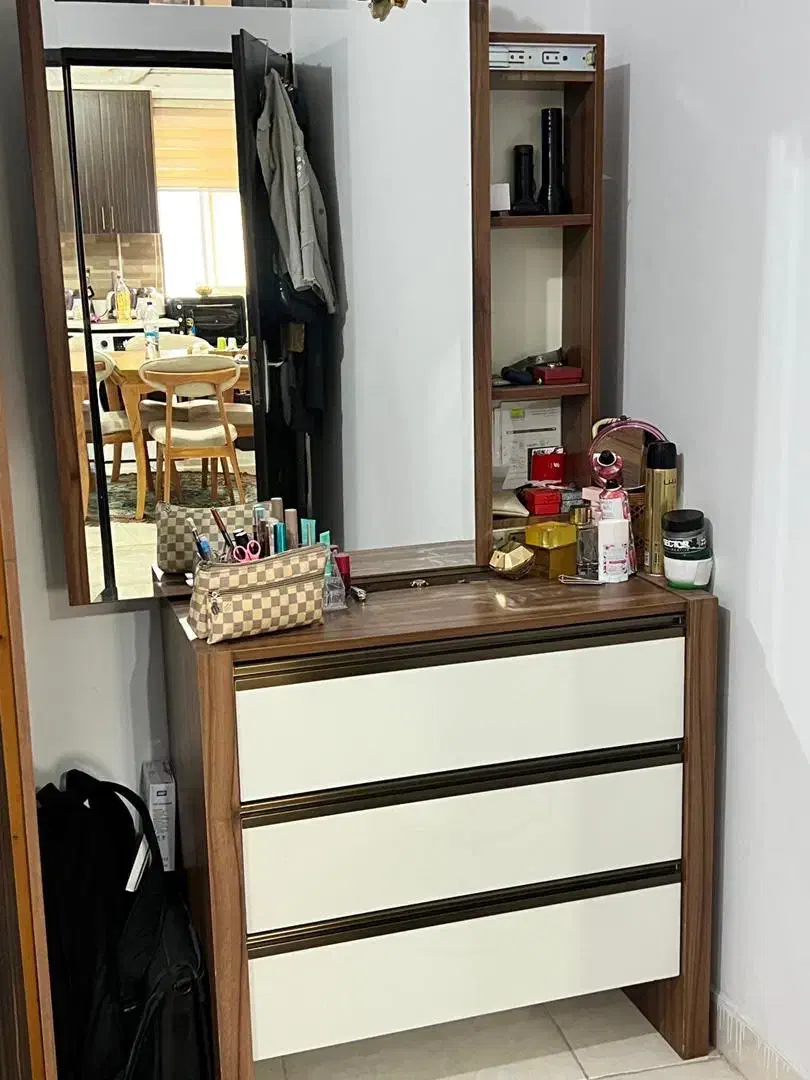 دست تخت خواب پاتختی کشو|تخت و سرویس خواب|رشت, پل تالشان|دیوار