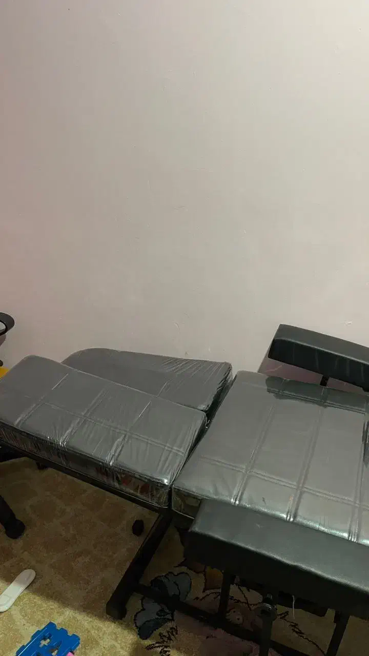 صندلی و میز|آرایشگاه و سالن‌های زیبایی|چالوس, |دیوار