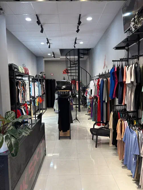 استخدام فروشنده خانم پوشاک ورزشی|استخدام بازاریابی و فروش|شیراز, شهرک فرهنگیان|دیوار