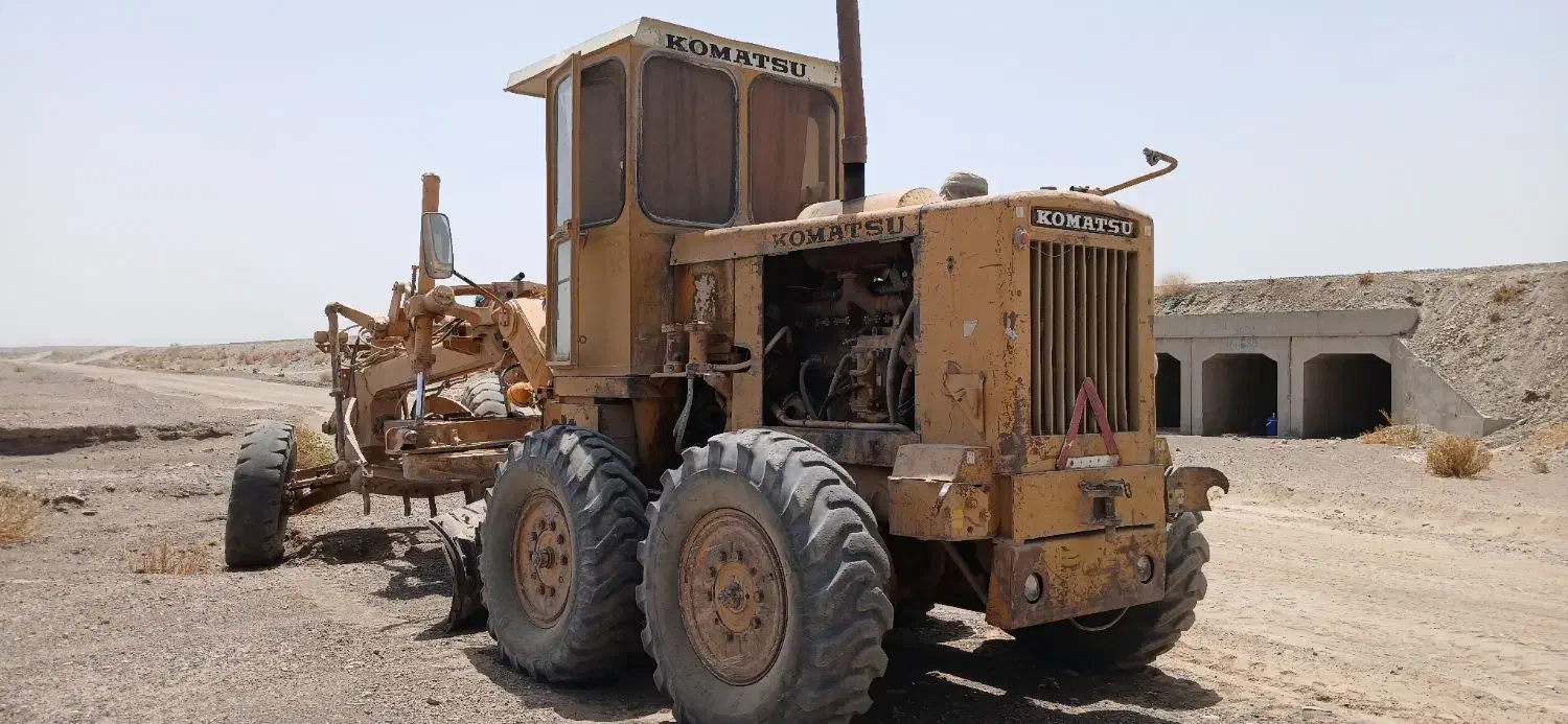 فروش گریدر 705 r2 مندل زنجیری ویک دستگاه غلطک ca25|خودرو سنگین|زاهدان, |دیوار