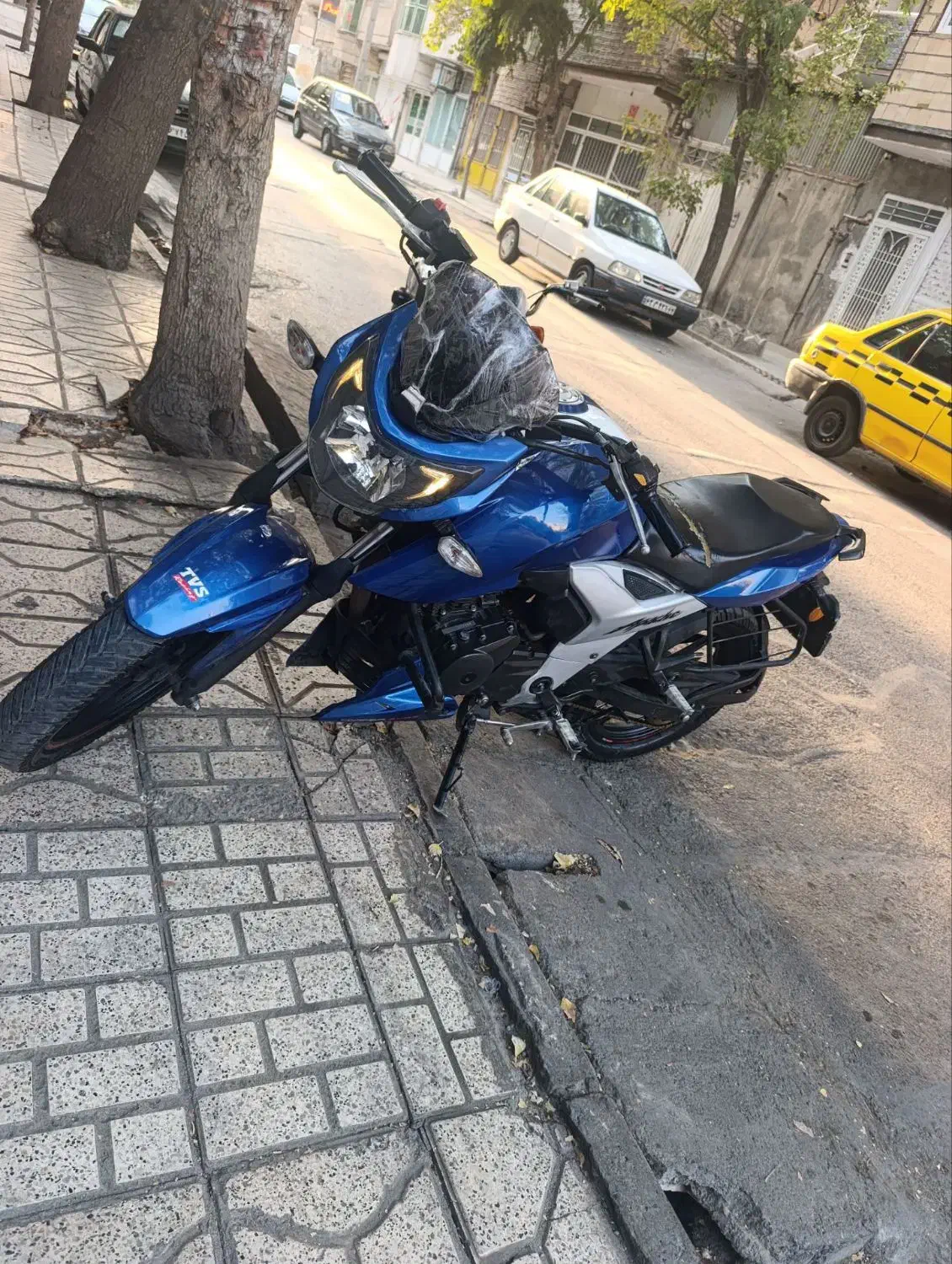 اپاچی 200 مزایده|موتورسیکلت|مشهد, شهرک امام هادی (شهرک غرب)|دیوار