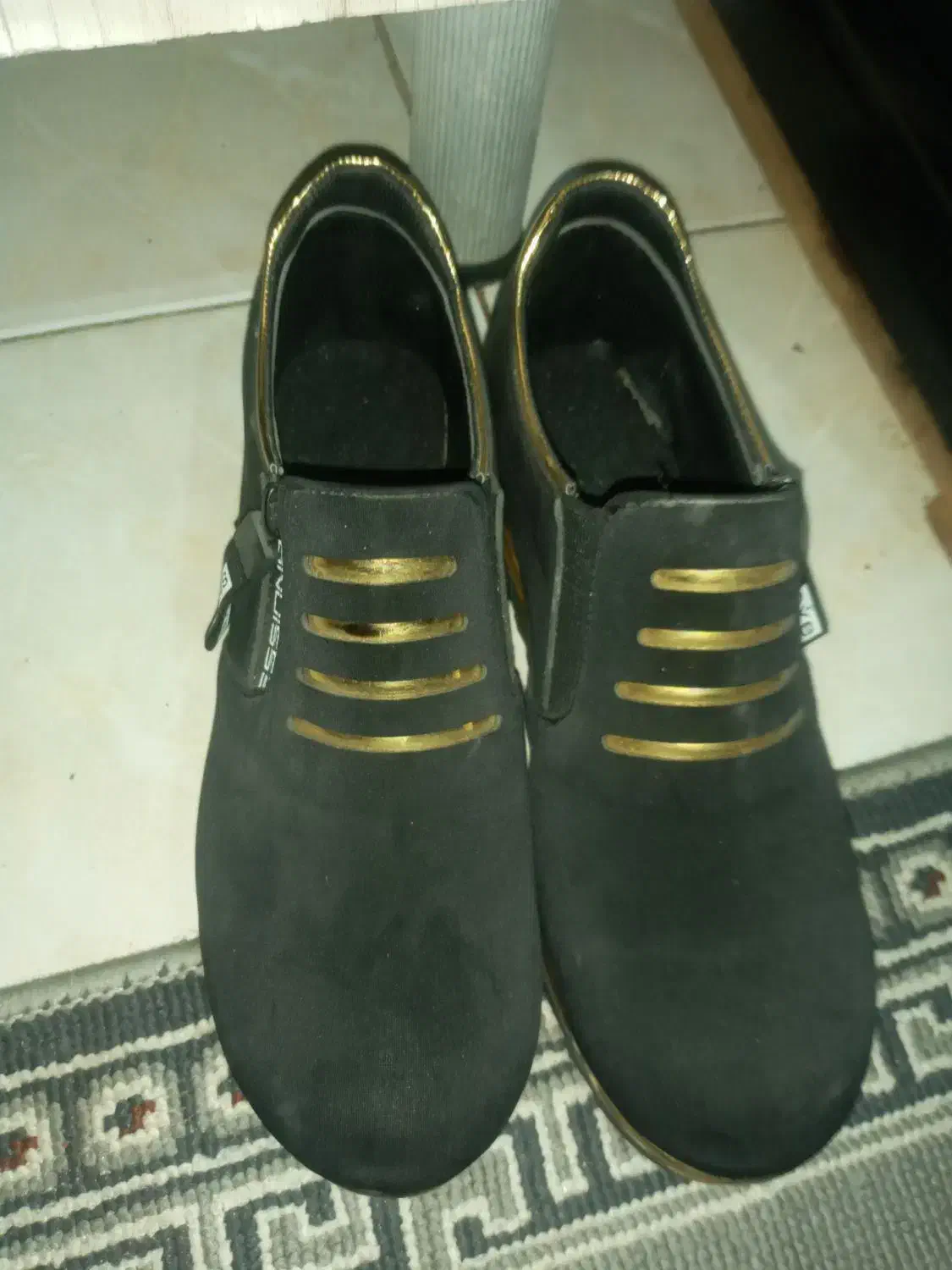 کفش زنانه|کیف، کفش، کمربند|شیروان (خراسان), |دیوار