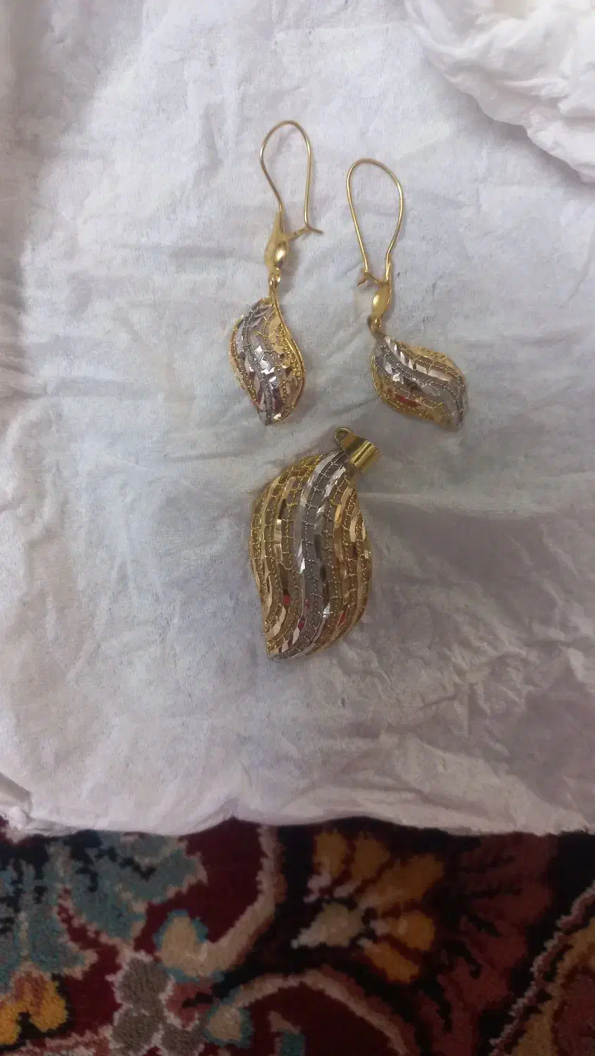 نیم ست طلا با ۳ درصد بالای تابلو|جواهرات|مشهد, ابوذر|دیوار