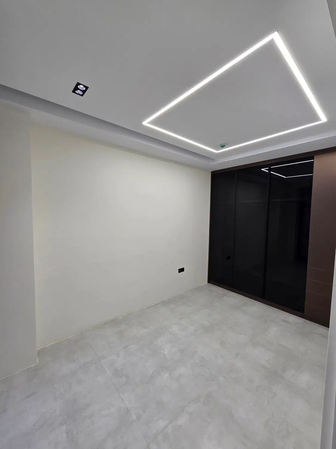 ۱۵۰متر/۳خواب/ کلیدنخورده/تک واحدی/جمالزاده شمالی