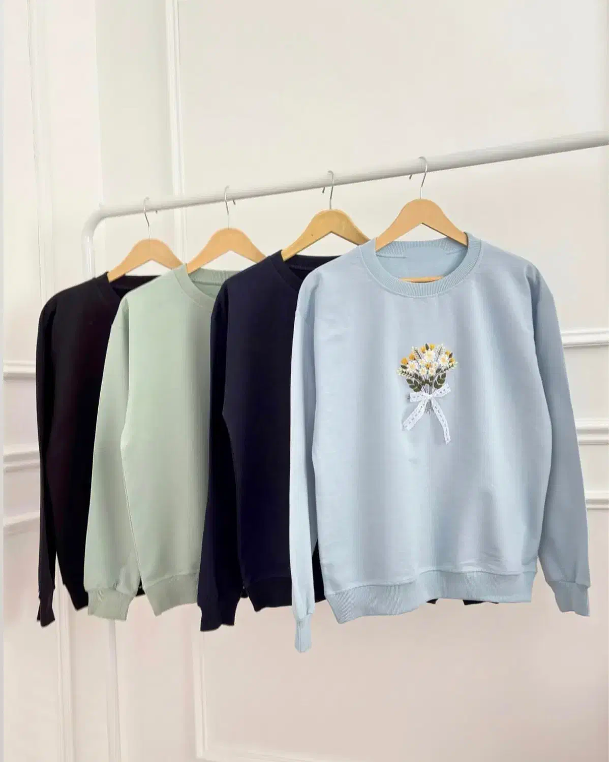 دورس گلدوزی شده|لباس|تبریز, |دیوار