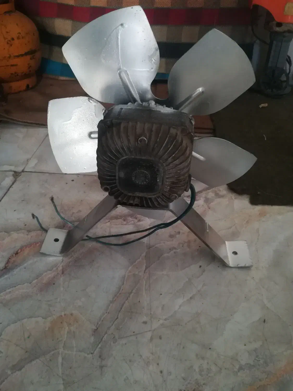 فن ا|پنکه و تصفیه‌کنندهٔ هوا|شیراز, فرگاز|دیوار