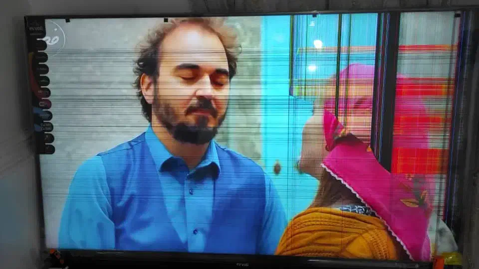 تلویزیون السیدی55اینج نیاز به تعمیر  مارک ایولی|تلویزیون و پروژکتور|بوشهر, |دیوار