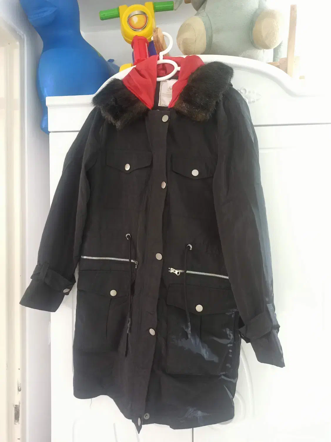 بارونی|لباس|بومهن, |دیوار