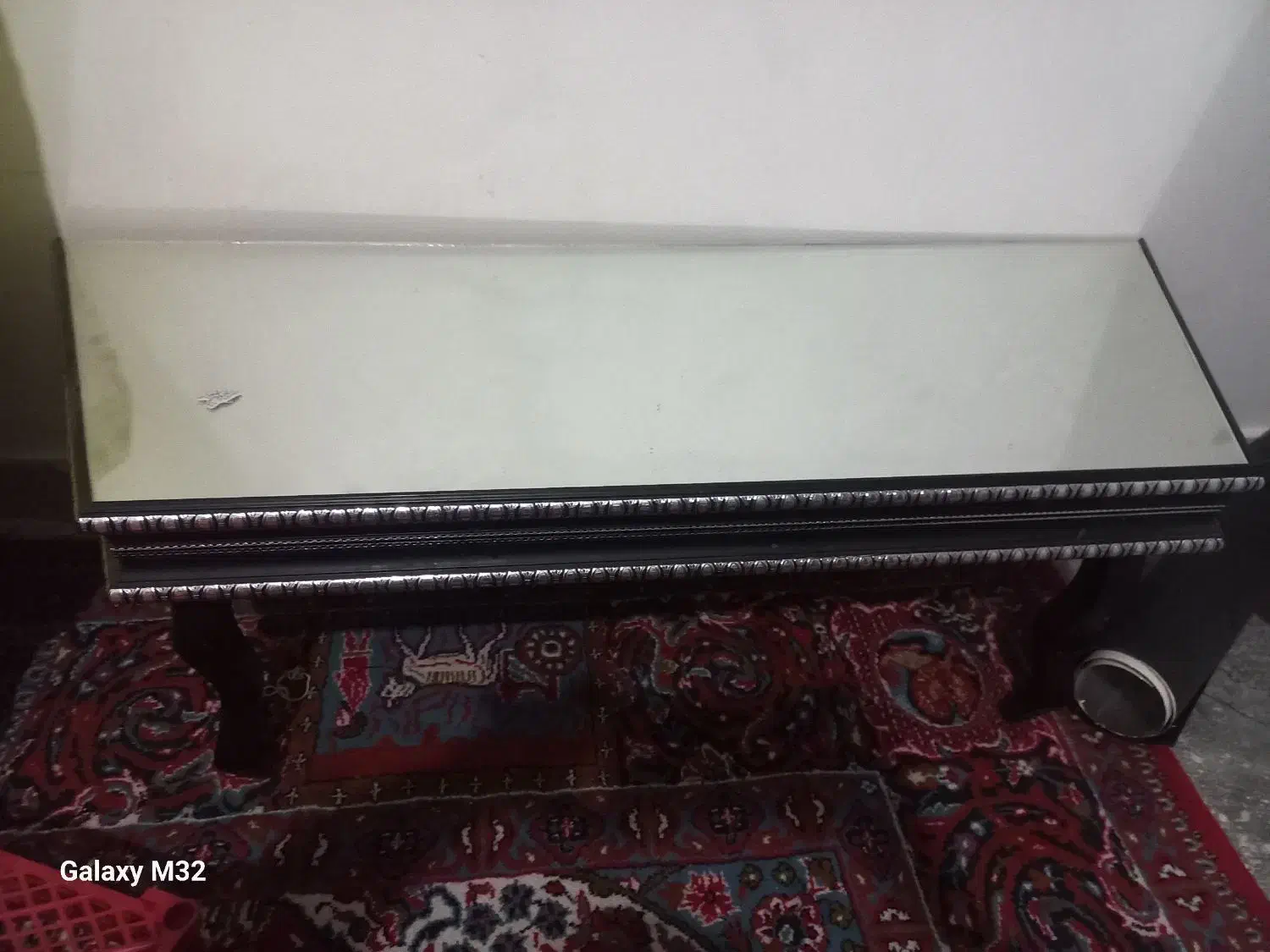 میز پایه کوتاه آینه ای مناسب آرایشگاه و کنسول خونه|بوفه، ویترین، کنسول|نیشابور, هفده شهریور|دیوار