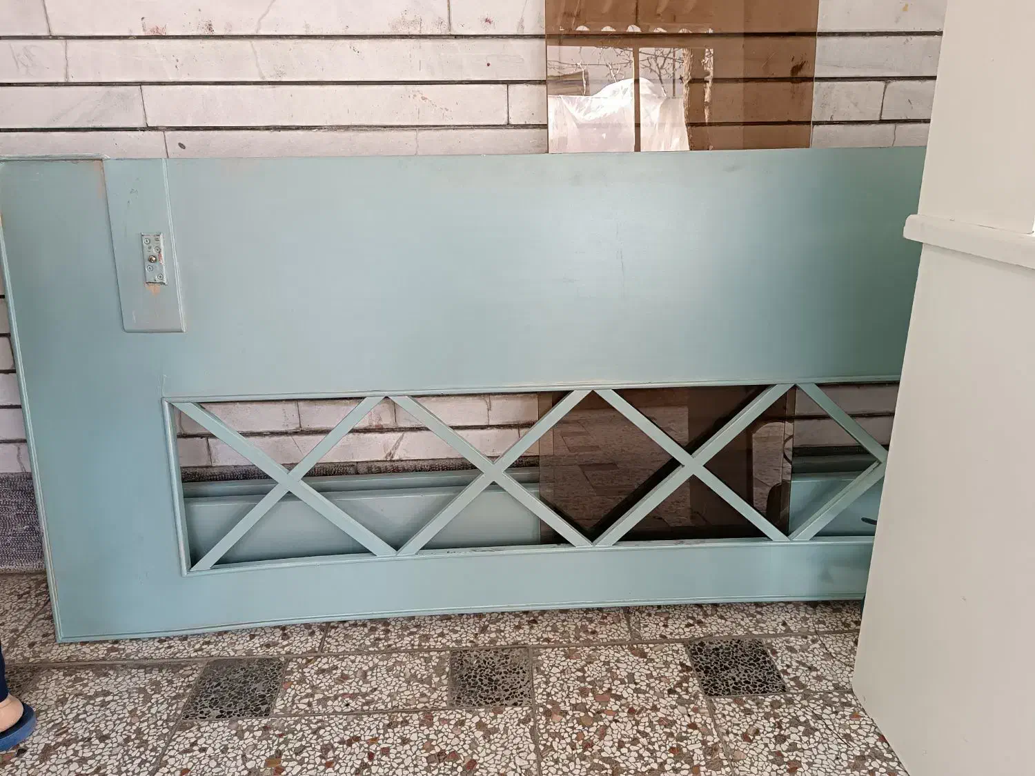 سرویس خواب|تخت و سرویس خواب|مشهد, کوشش|دیوار