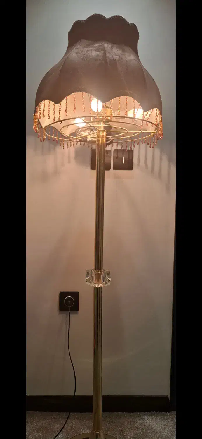 چراغ خواب|چراغ خواب و آباژور|شیراز, قالیشویی|دیوار