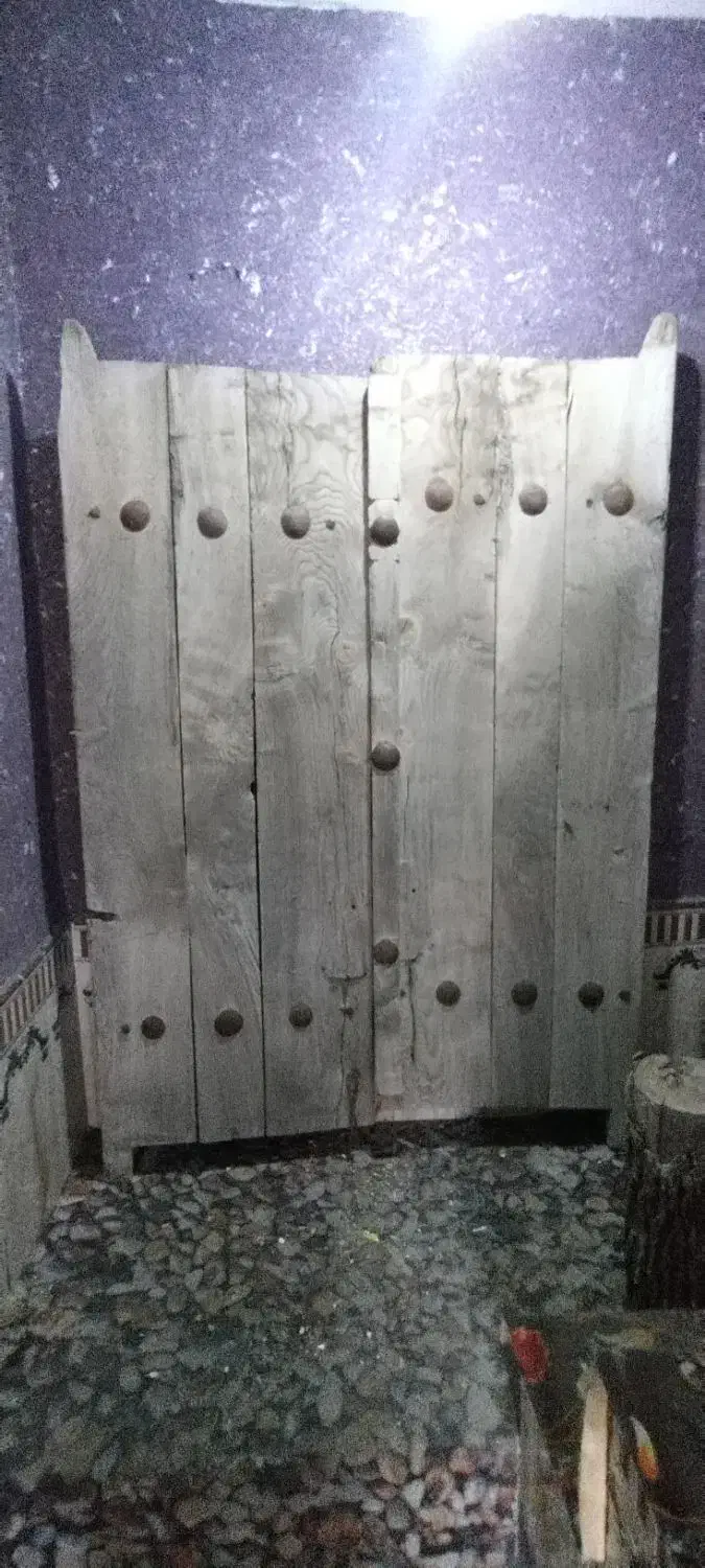 درب قدیمی ۲۰۰ساله|کلکسیون اشیاء عتیقه|شیراز, گلکوب|دیوار