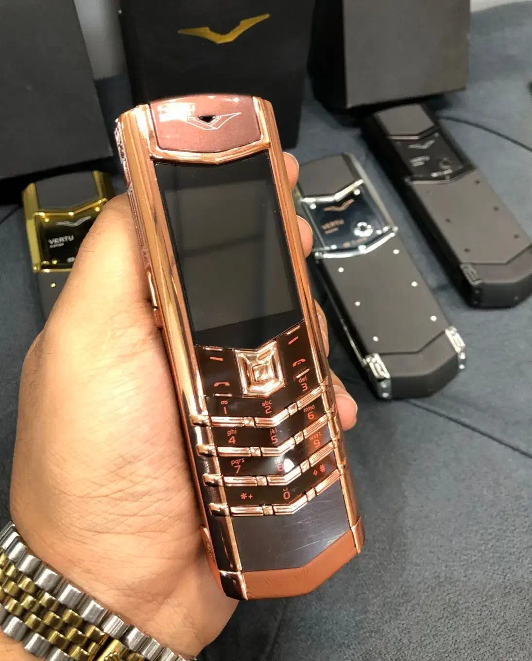 گوشی نوکیا ورتو vertu v10 k8 طلایی|موبایل|اصفهان, احمدآباد|دیوار