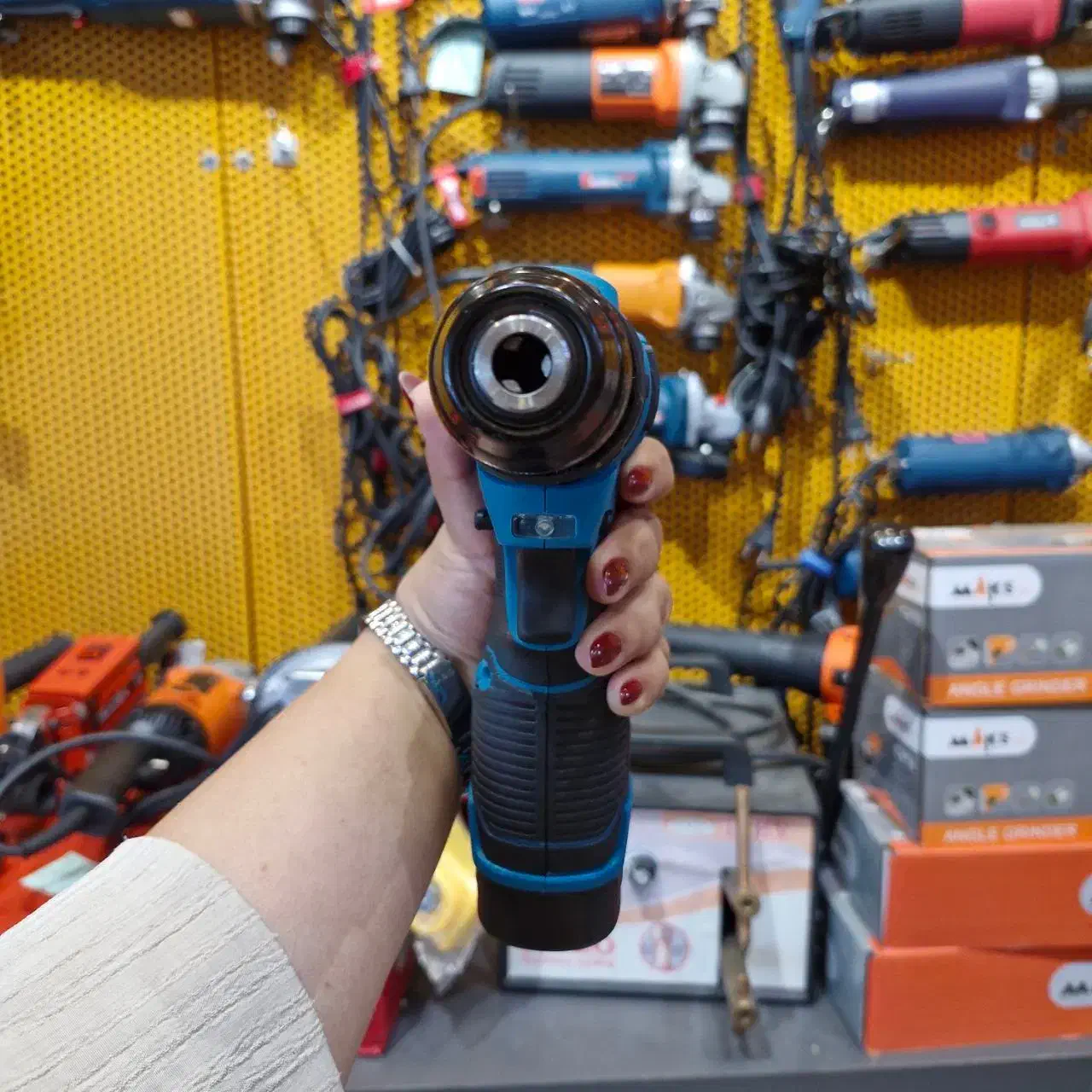 دریل شارژی 24 ولت 2 باتری براشلس با کیف طرح ماکیتا|ماشینآلات صنعتی|مشهد, کوی پلیس|دیوار