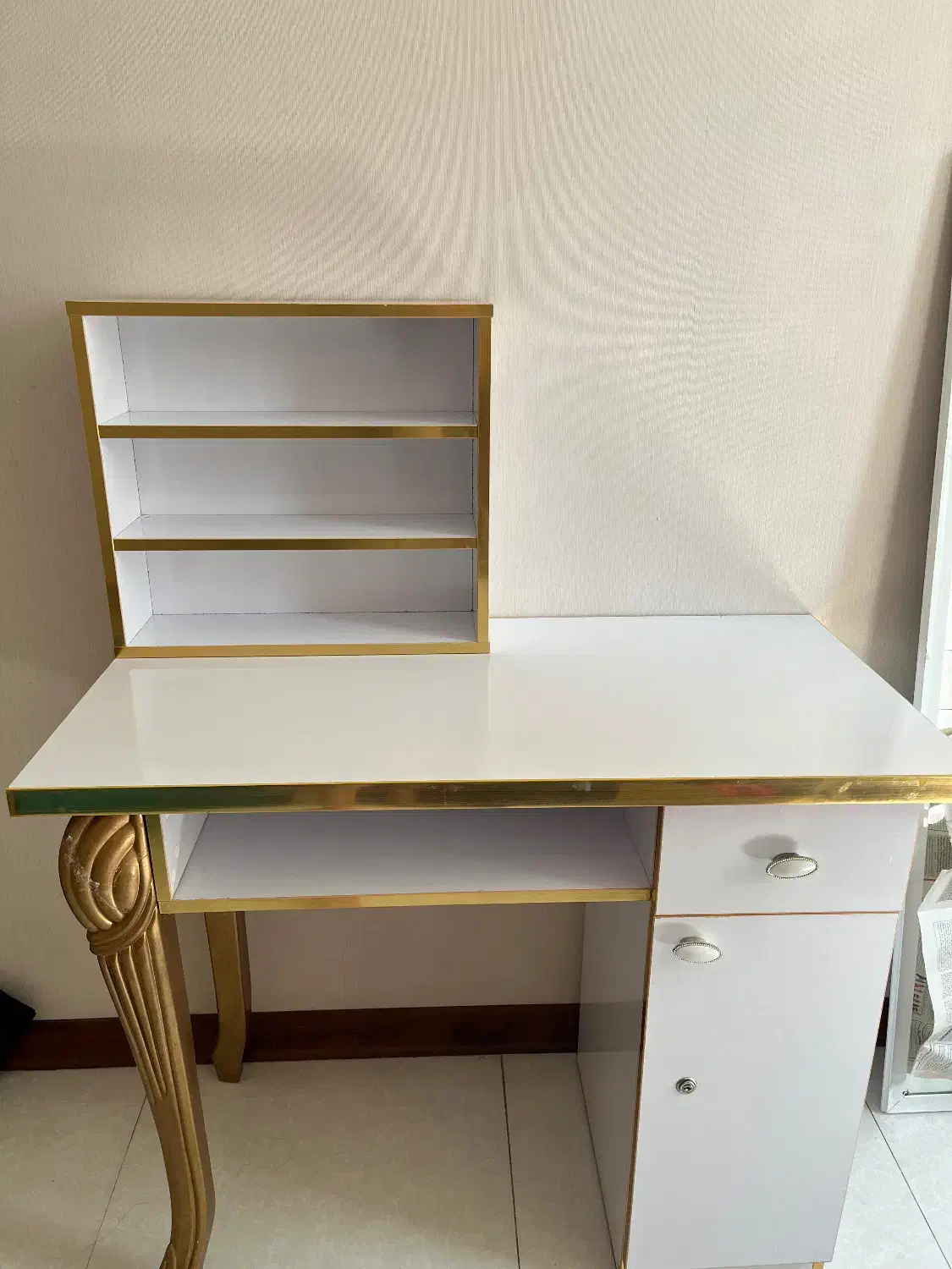 استند MDF متحرک و میز|کتابخانه، شلف، قفسه‌های دیواری|شیراز, آزادگان|دیوار