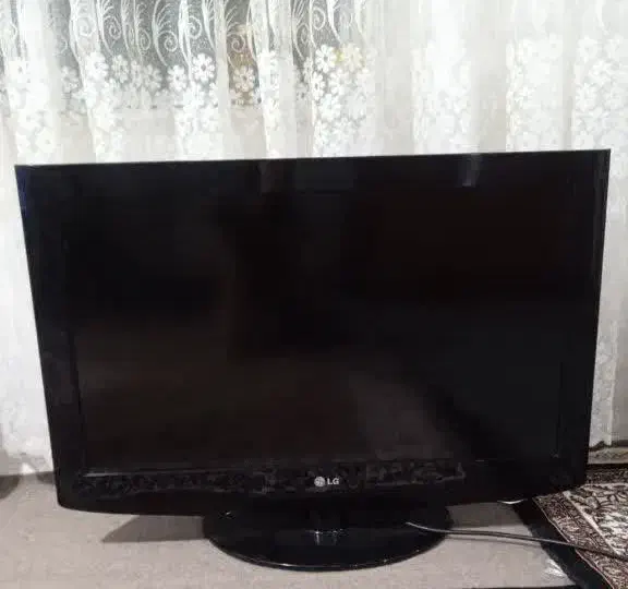 تلویزیون ۳۲ اینچ|تلویزیون و پروژکتور|زنجان, |دیوار