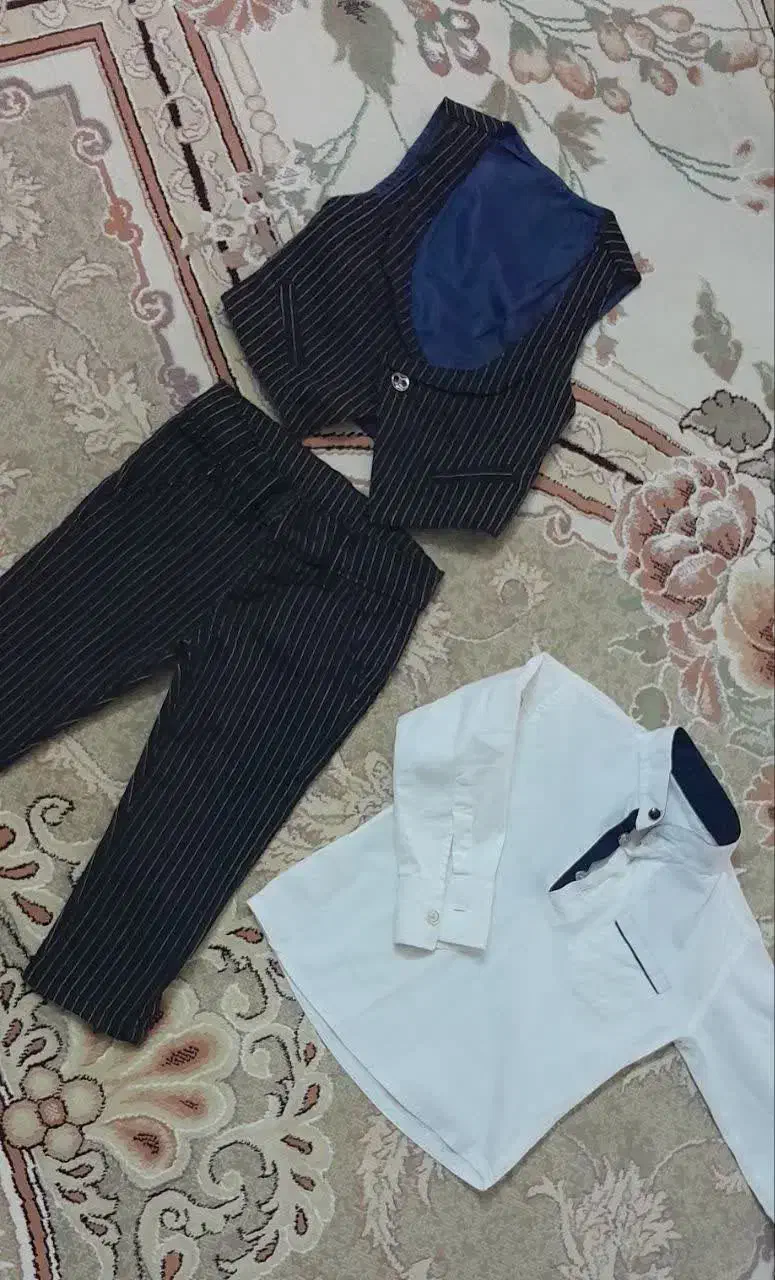 ۳ دست لباس بچه گانه|کفش و لباس بچه|قم, چهل درخت|دیوار