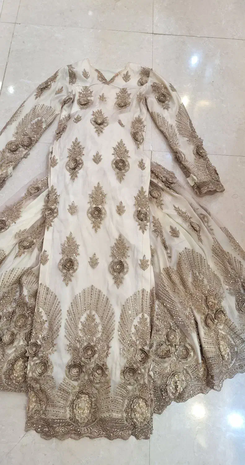 لباس زنانه|لباس|لردگان, |دیوار