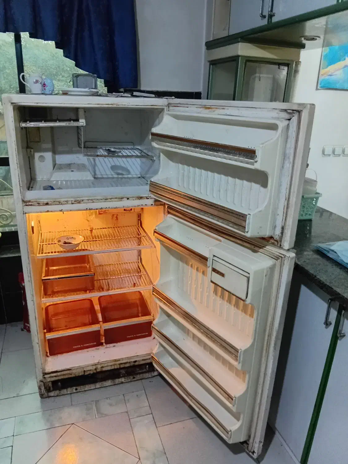 فروش یخچال فریز hotpoint موتور اصلی|یخچال و فریزر|رشت, چله خانه|دیوار