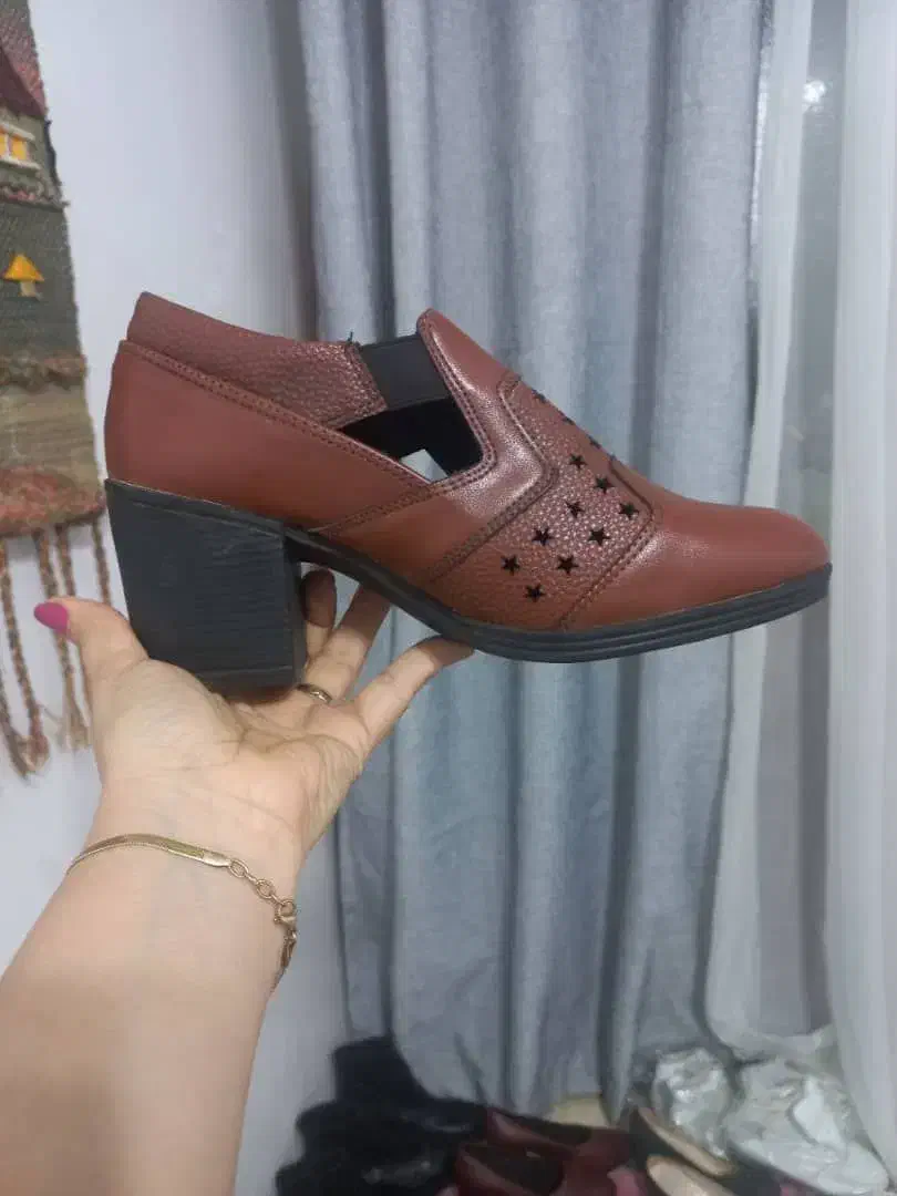 کفش نو|کیف، کفش، کمربند|دورود, |دیوار