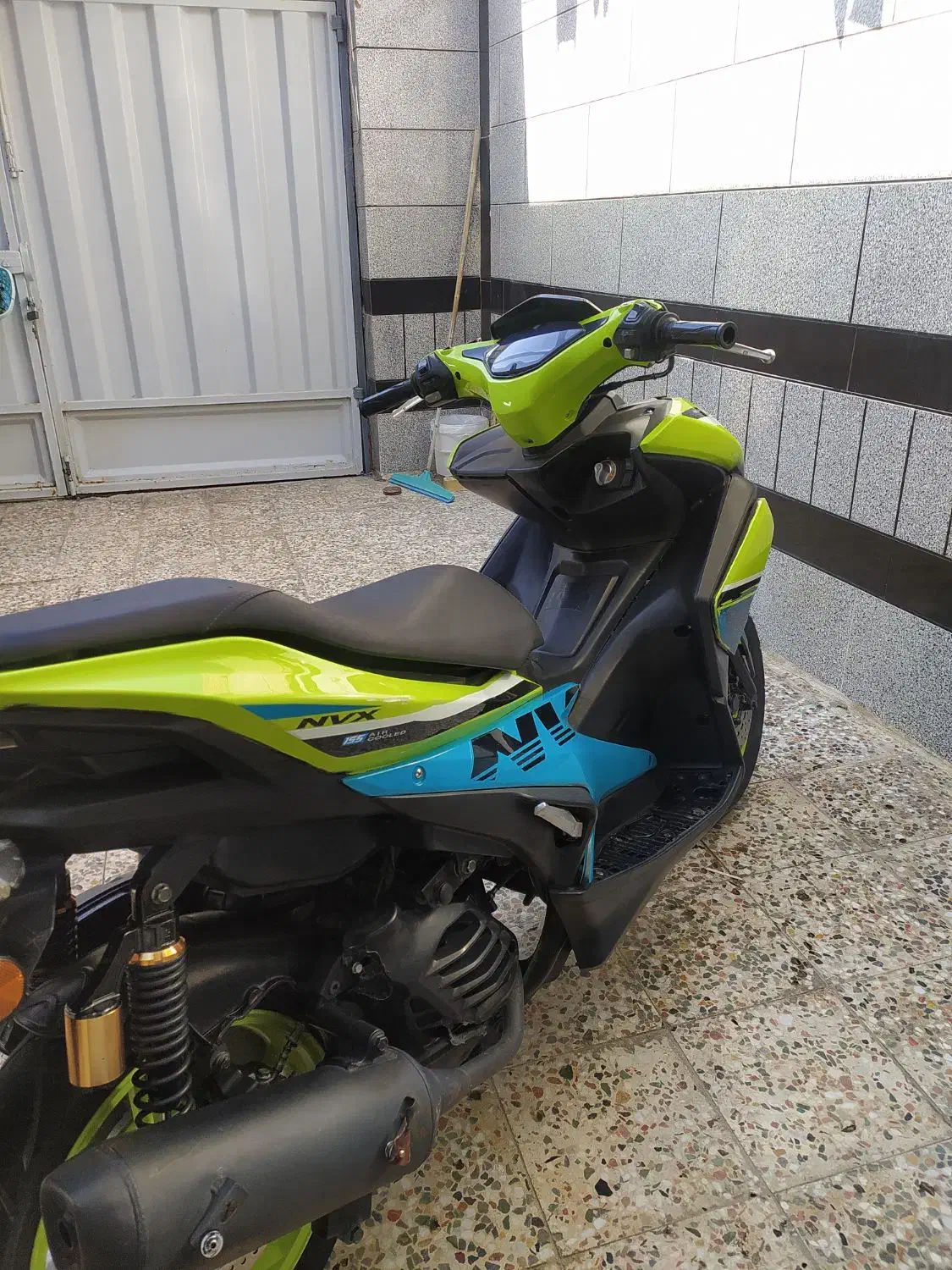 کلیک/NVX|موتورسیکلت|رامشیر, |دیوار