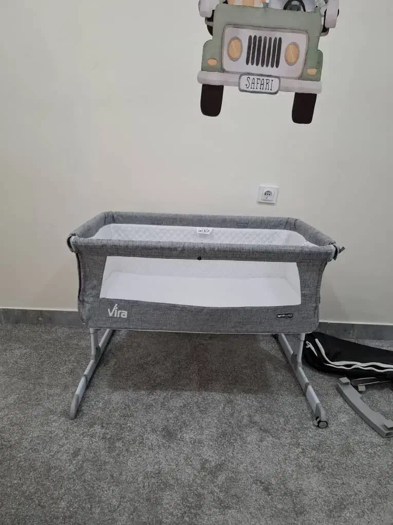 تخت و گهواره کنار مادر|تخت و صندلی بچه|دوگنبدان, |دیوار