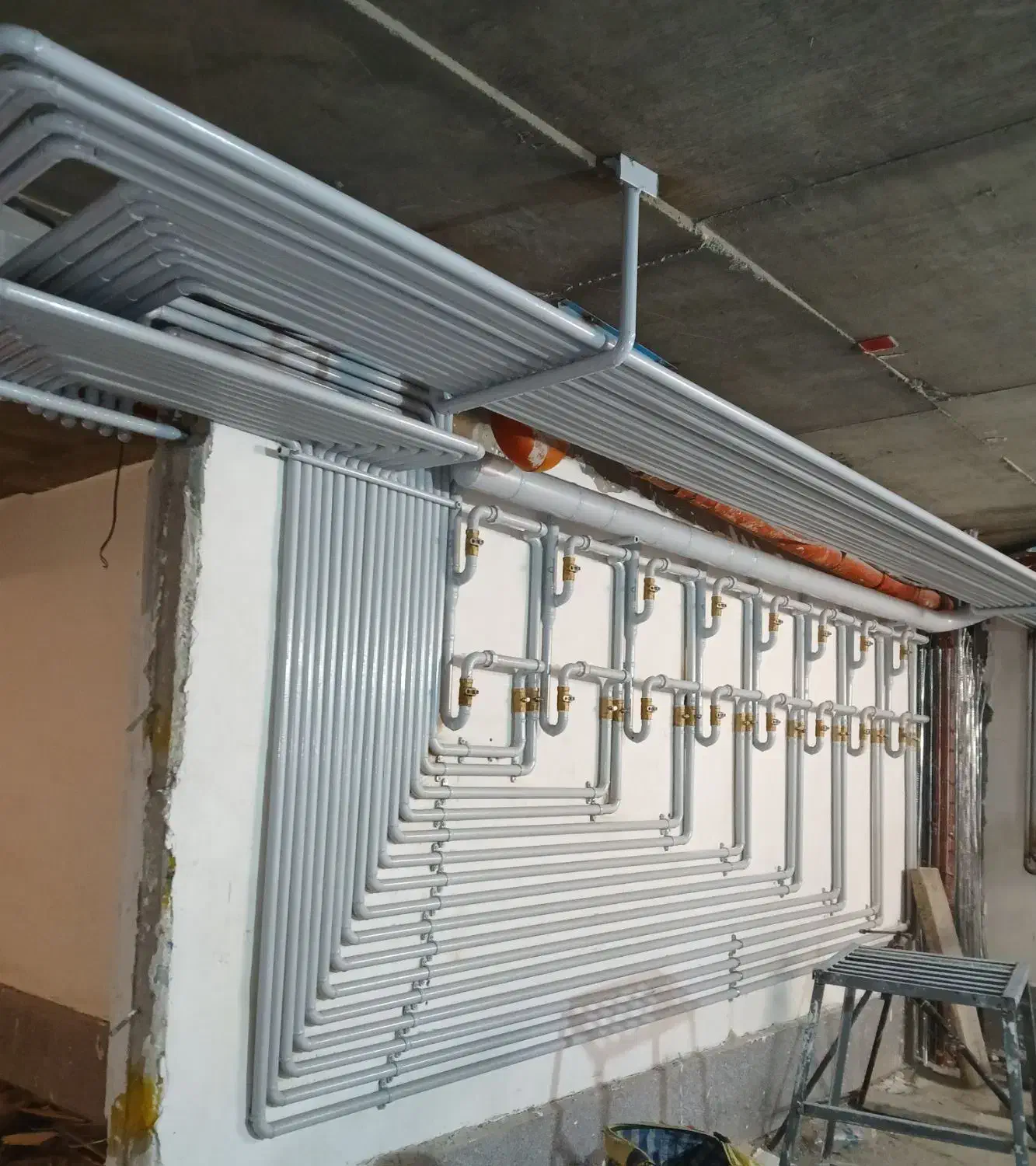 لوله کشی گازواتش‌نشانی و اب|خدمات پیشه و مهارت|اندیشه, اندیشه فاز ۱|دیوار