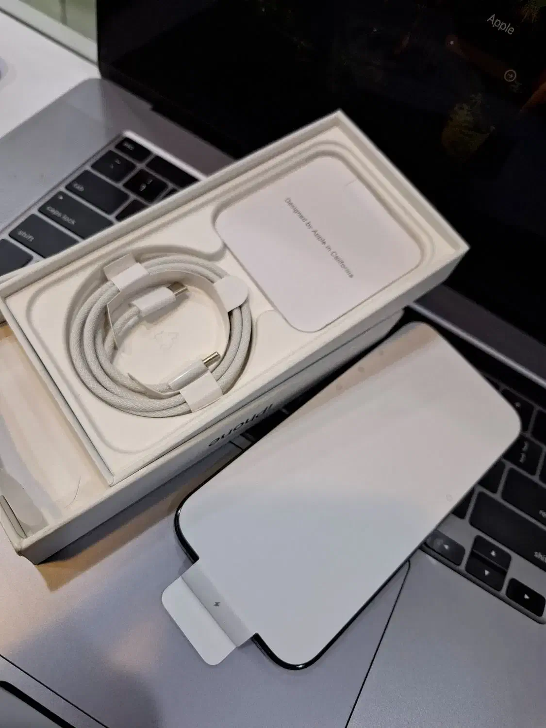 iphone 15pro 256g|موبایل|تهران, فلسطین (میدان انقلاب)|دیوار