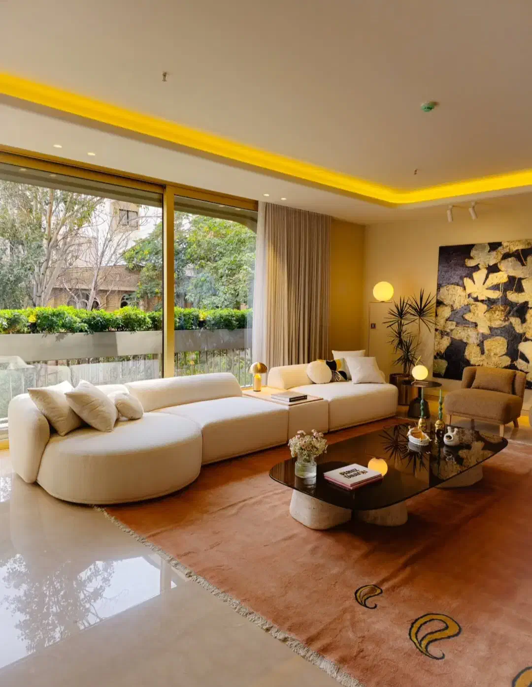 ۳۳۰متر * ۴ خواب * فرنیش  *  مروارید در سعادت اباد