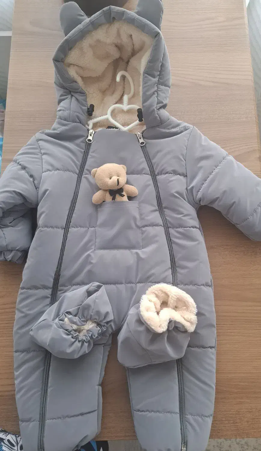 کاپشن کودک|کفش و لباس بچه|اشتهارد, |دیوار