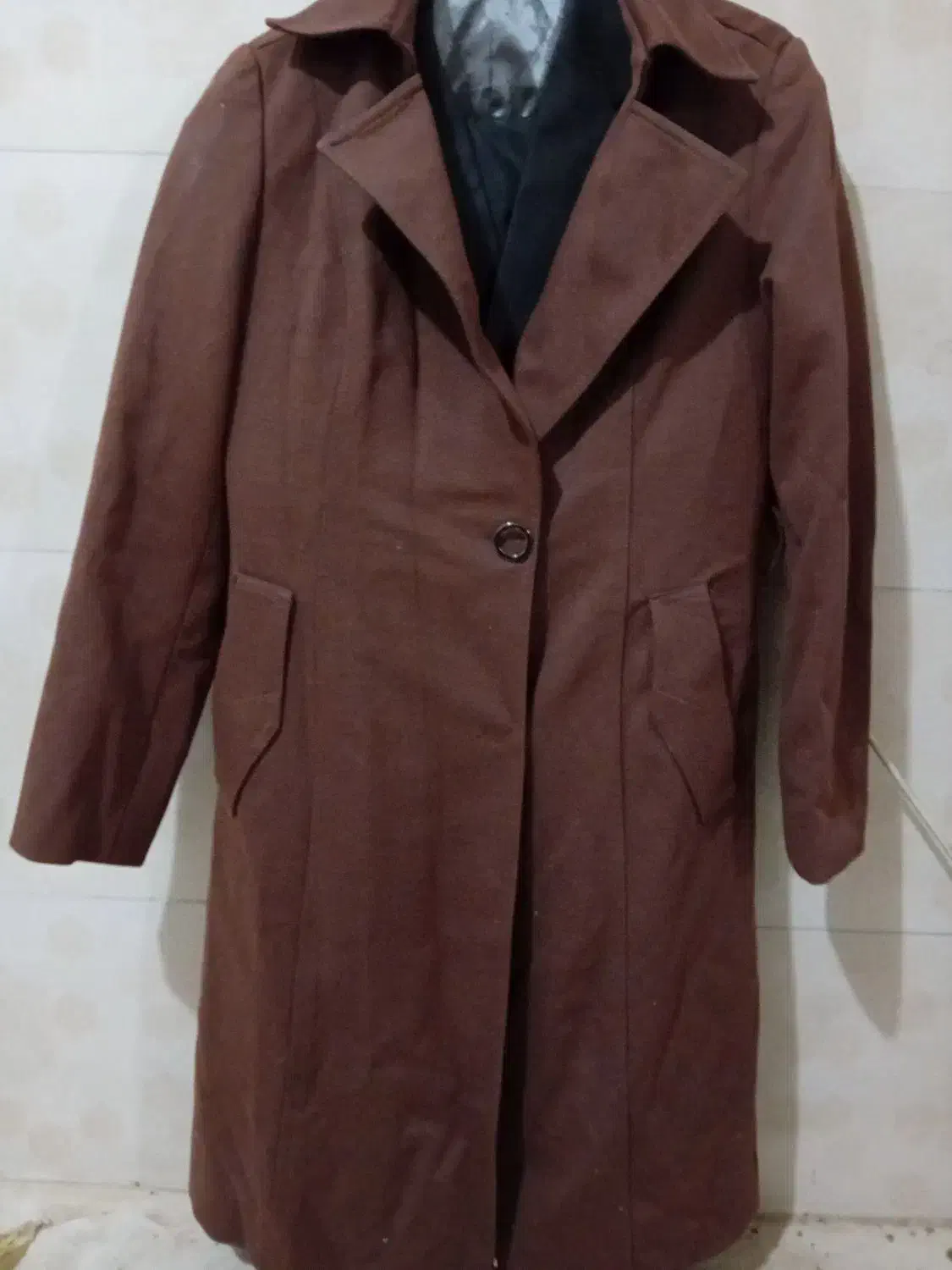 بارونی زنانه|لباس|بانه, |دیوار