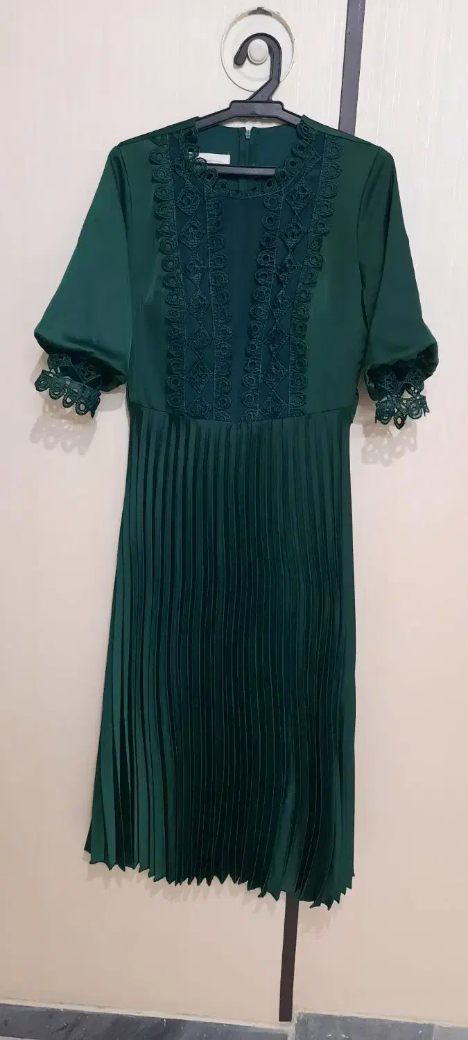 لباس مجلسی|لباس|قدس, شهر‌قدس|دیوار