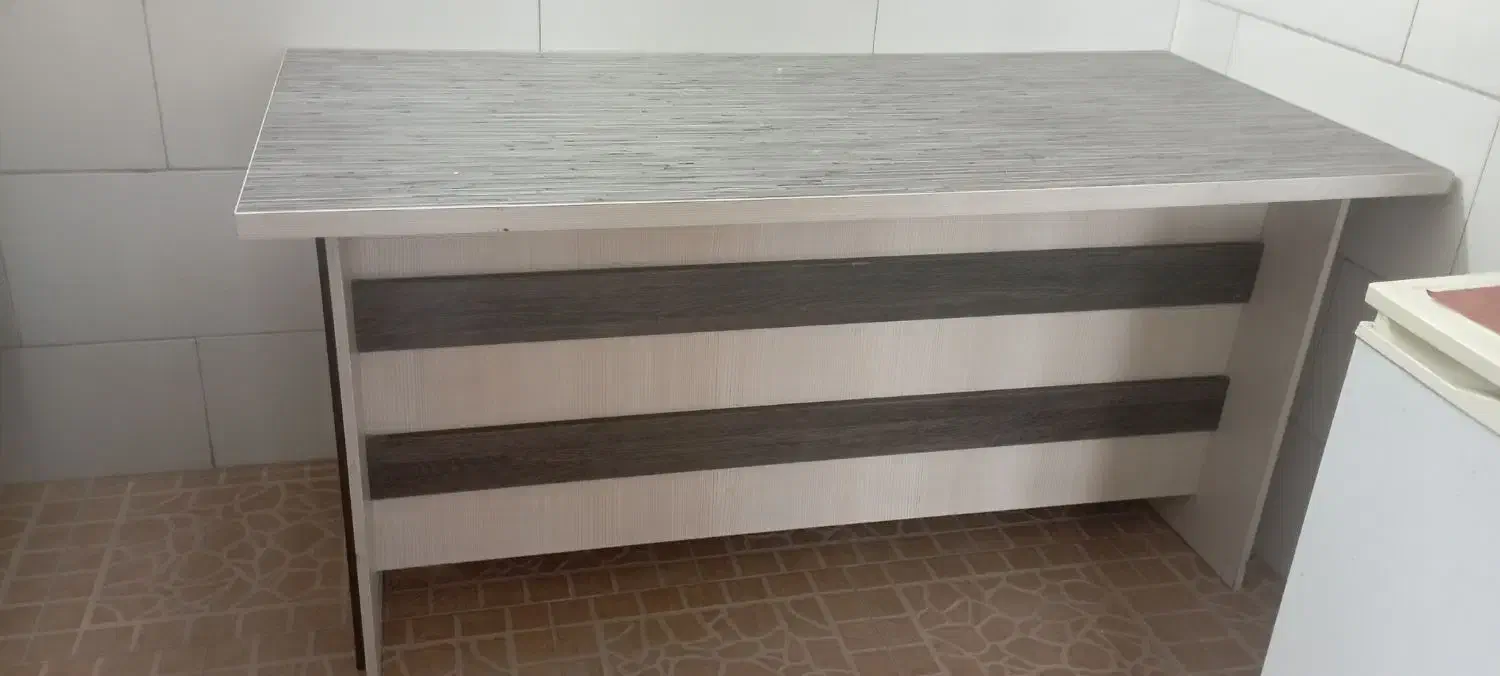 میز کار و درآور بزرگ|جاکفشی، کمد، دراور|زنجان, |دیوار