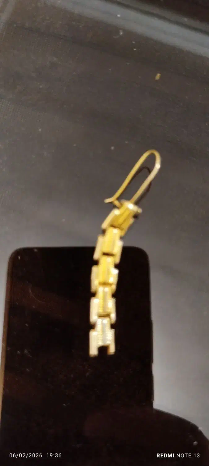 گوشواره گمشده|اشیا|همدان, |دیوار