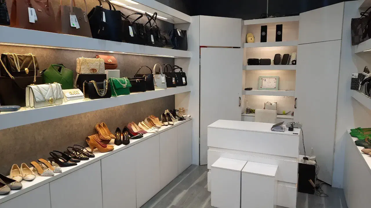ویترین کیف وکفش|فروشگاه و مغازه|تهران, نیلوفر|دیوار