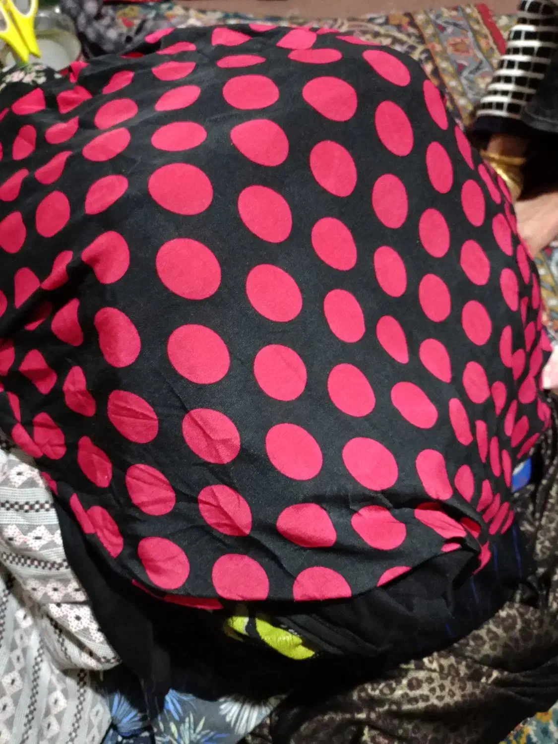 لباس دسته دوم در حد نو|لباس|تربت جام, میان جام|دیوار