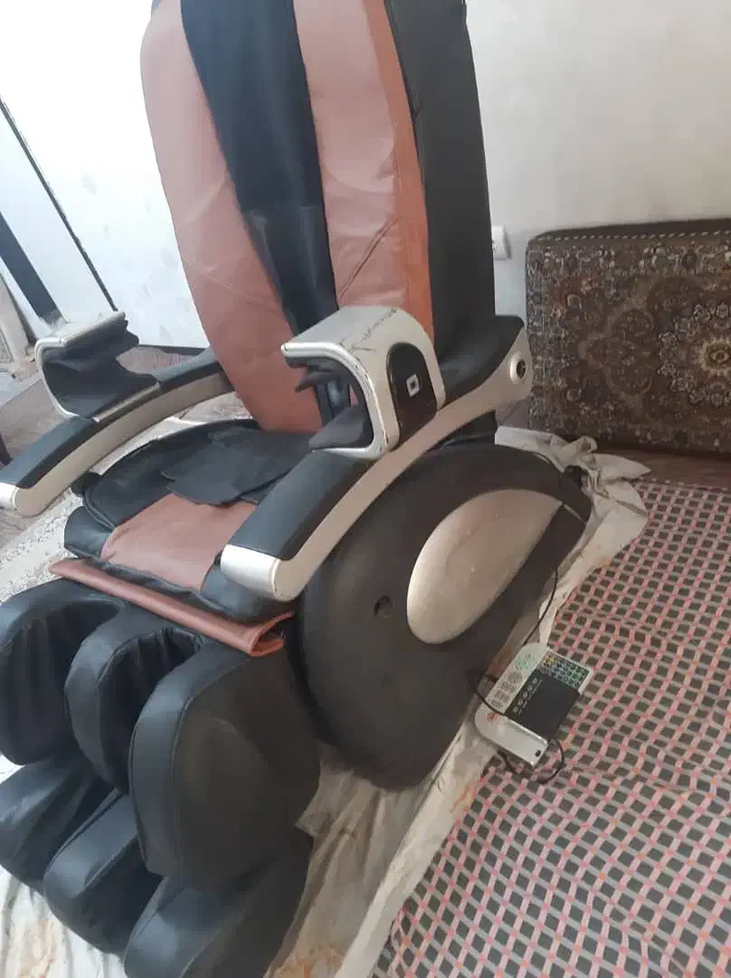 صندلی ماساژور معاوضه با گوشی و موتور|مبلمان خانگی و میز عسلی|قم, باجک دو|دیوار