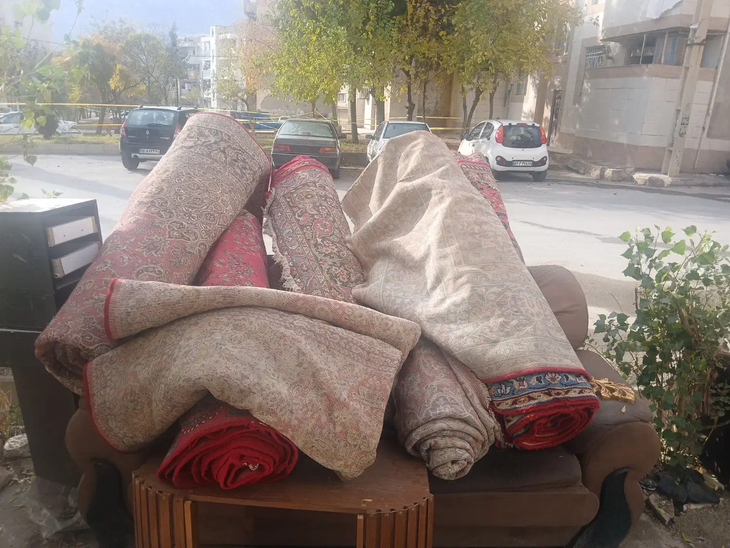 چند تخته فرش راوند و غیره|فرش|خرم‌آباد, |دیوار