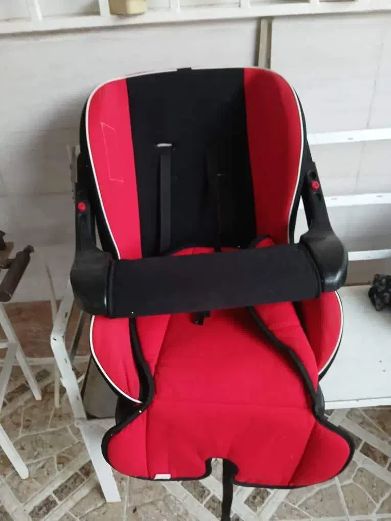 صندلی کودک|تخت و صندلی بچه|امیدیه, |دیوار